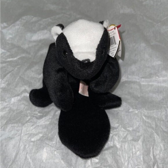 STINKY | Vtg Ty Original Beanie Baby 1995 Stinky the Skunk - Picture 3 of 9